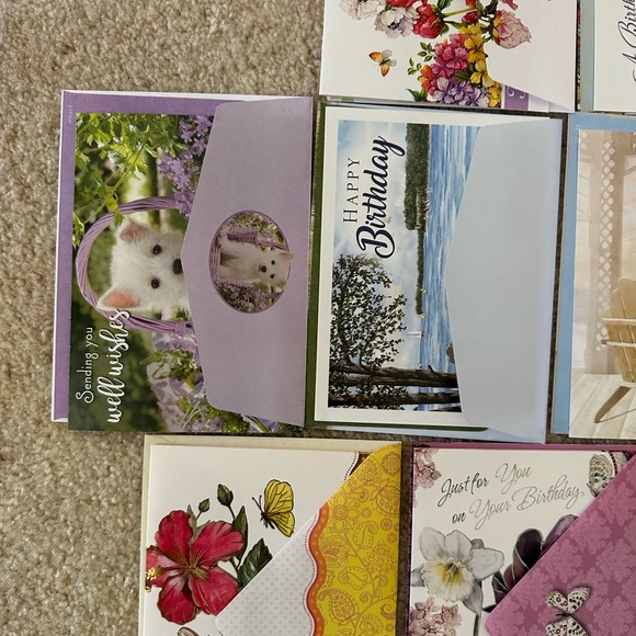 New 12 of different brand of cards with envelopes. - Picture 6 of 7